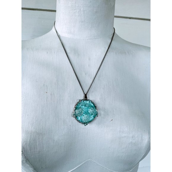 Vintage Blue Lucite Molded Grapes Pendant Necklace - Picture 9 of 10